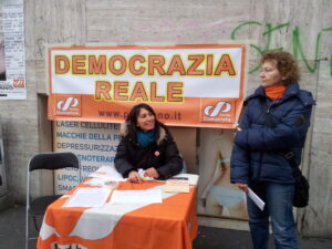 raccolta firme democrazia diretta Milano St.Ambrogio - 24 Novembre 2012